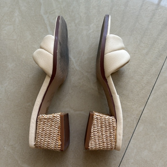 Chinese laundry low heel ivory sandals size 5 - Picture 7 of 7
